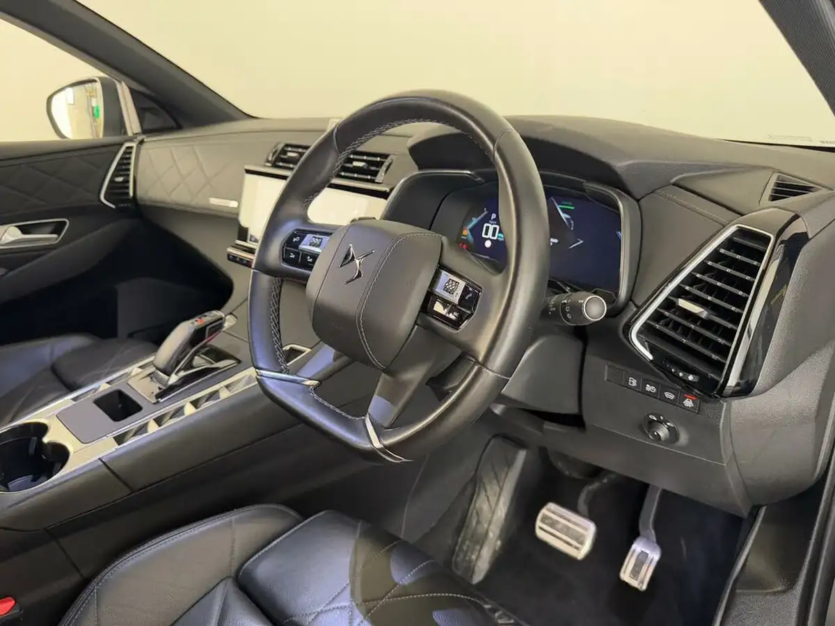 2021-ds-ds-7-crossback-e-tense-prestige-300ps-4x4-5d-big-27