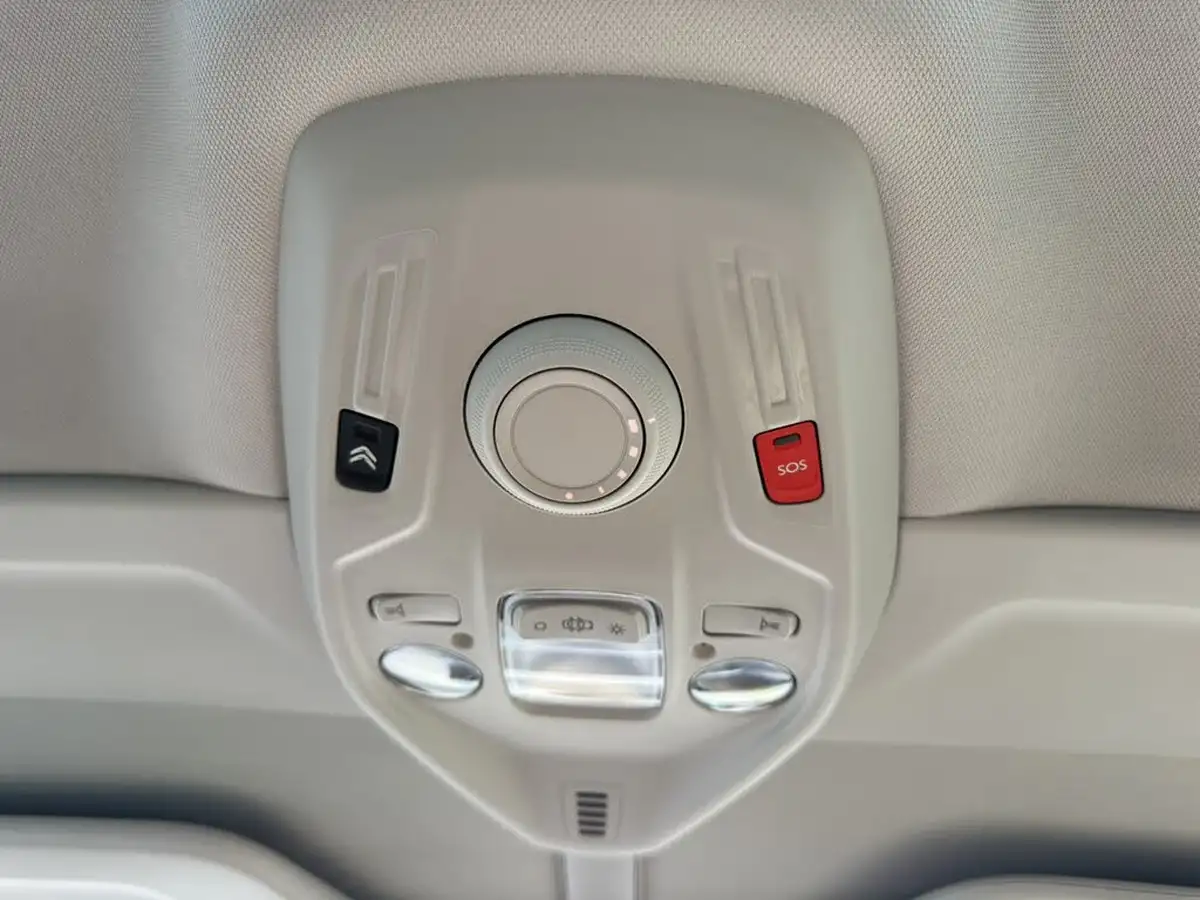 2018-citroen-c4-picasso-16bluehdi-flair-big-26