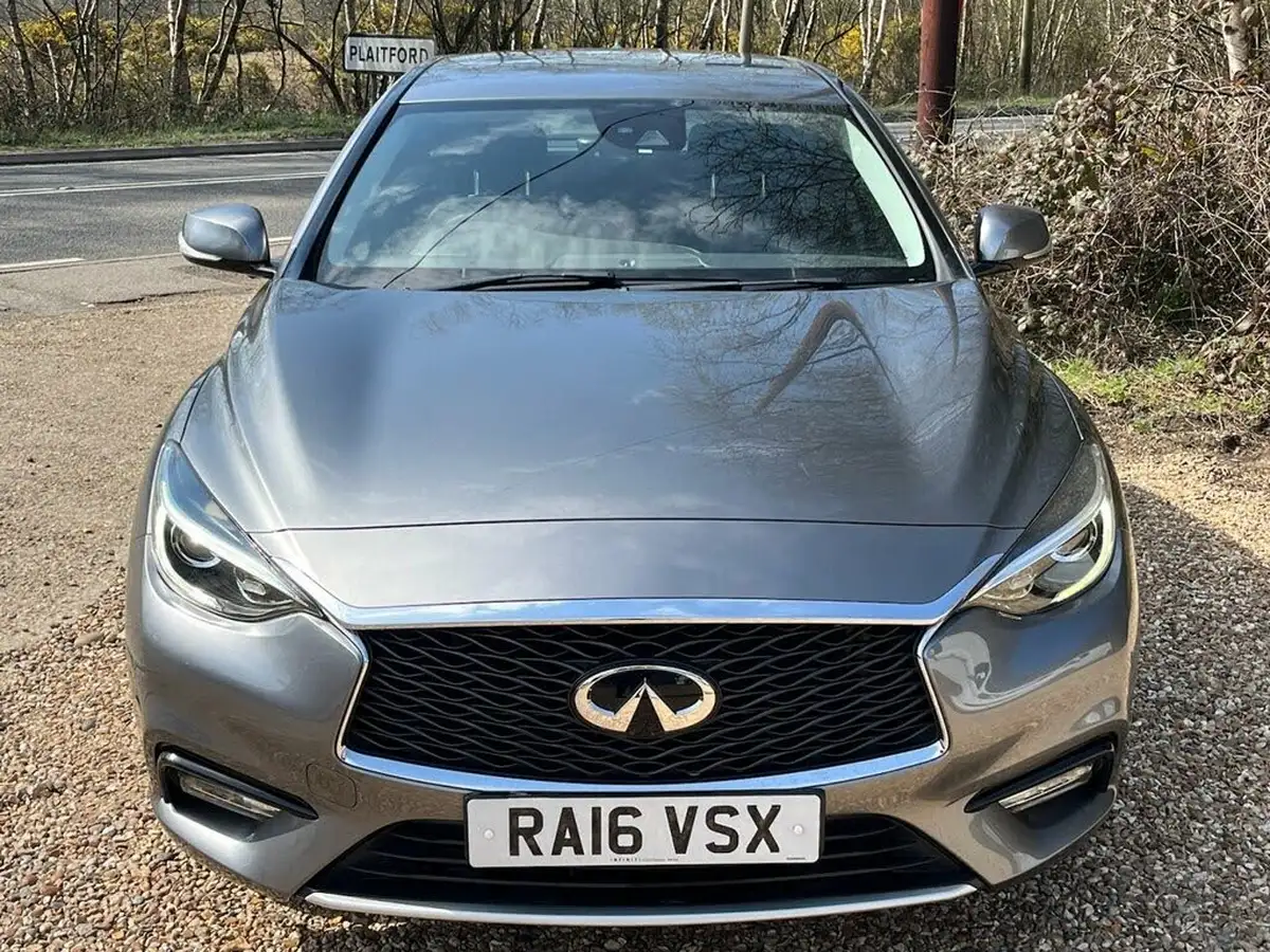2016-infiniti-q30-15d-business-executive-big-7