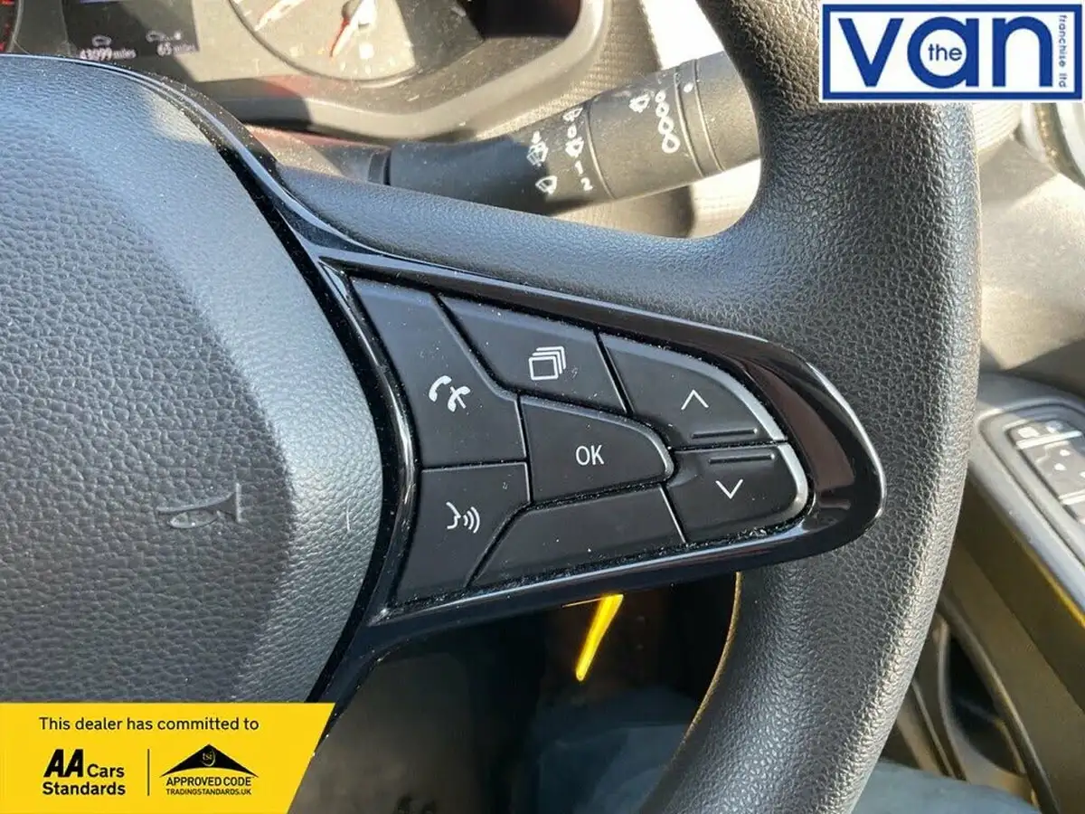 2022-renault-trafic-20dci-ll30-130-business-panel-big-13