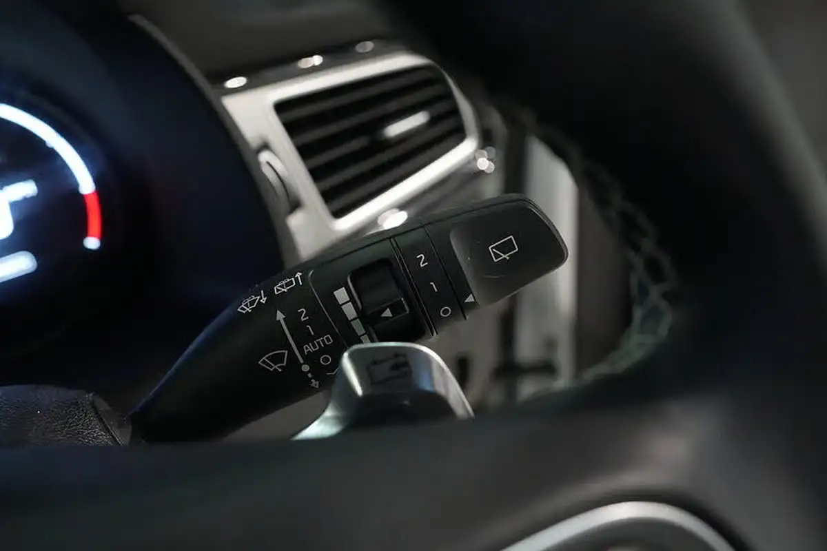 2019-kia-e-niro-ev-first-edition-big-33