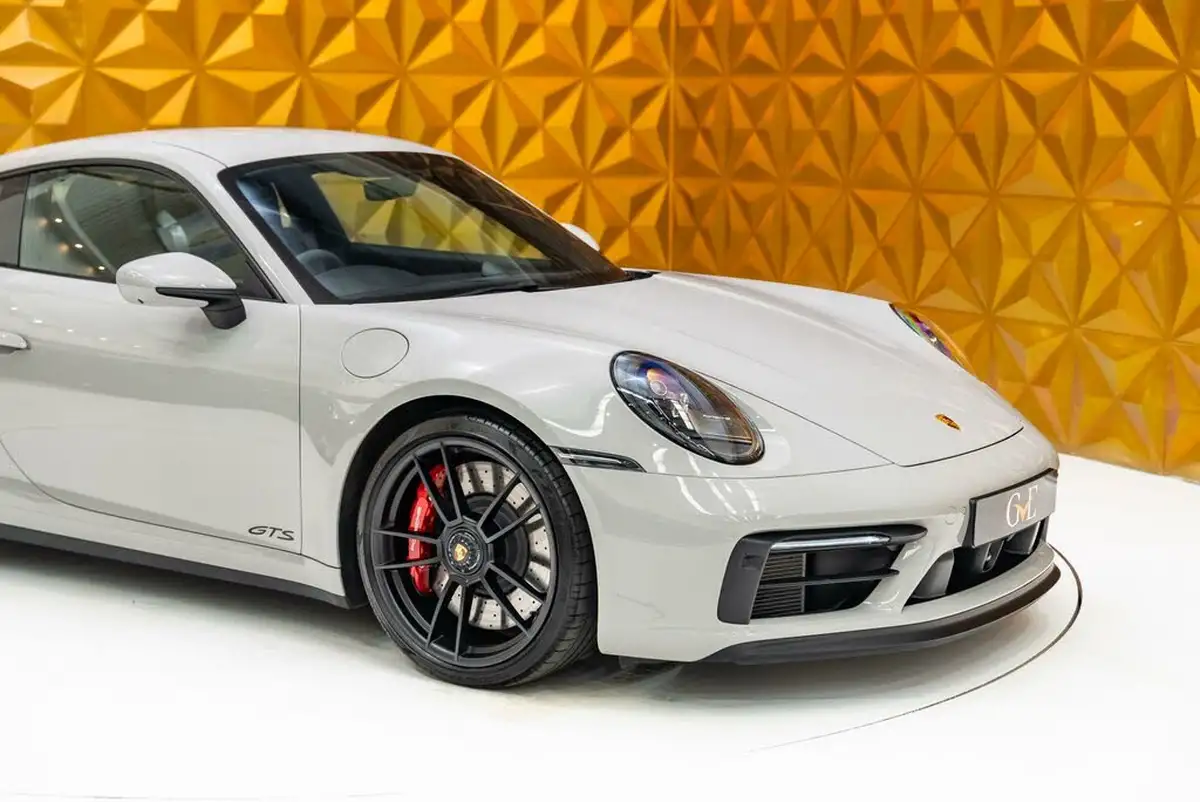 2023-porsche-911-30-carrera-4-gts-coupe-pdk-big-9