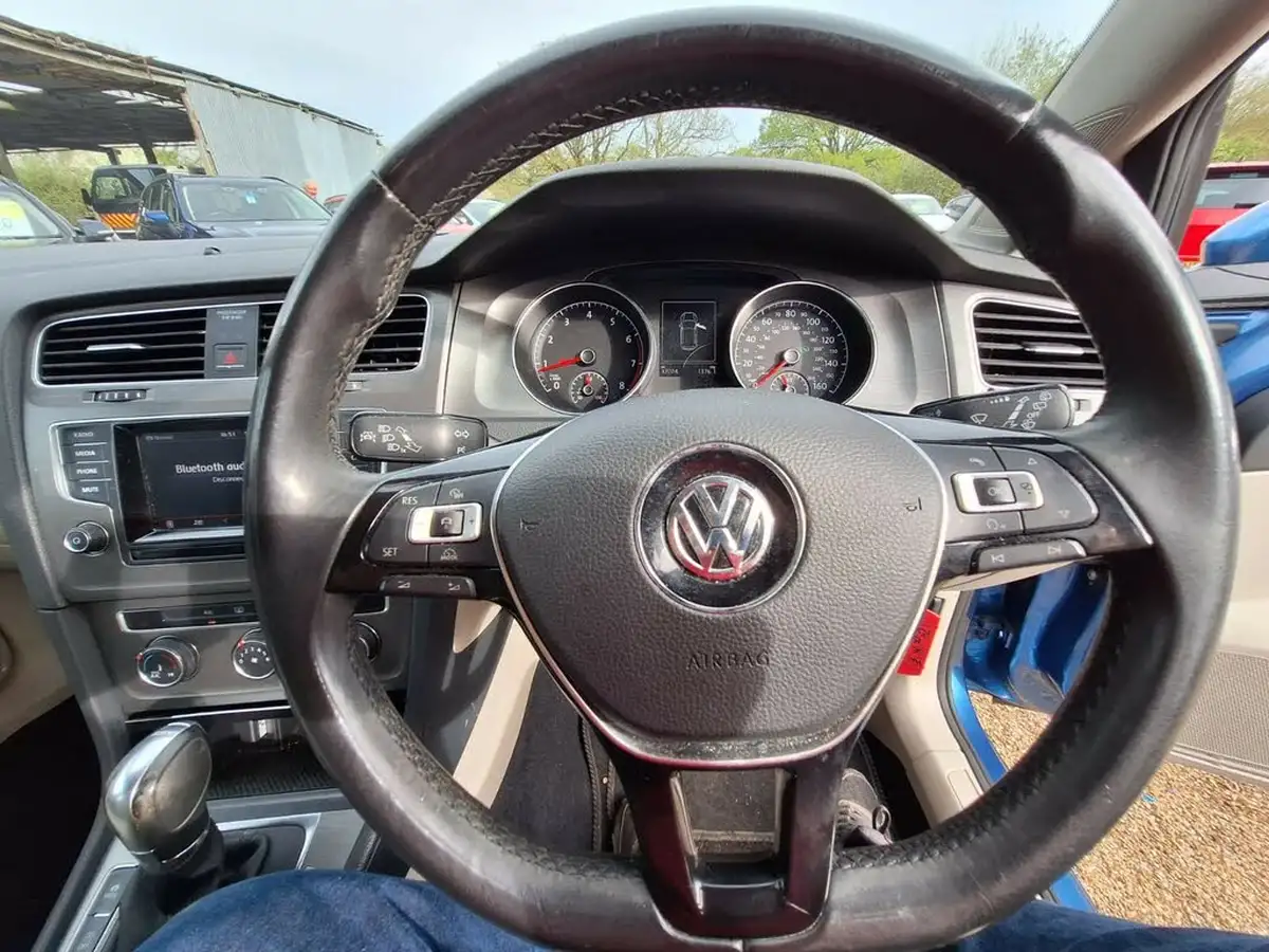 2013-volkswagen-golf-14-se-ss-hatchback-5d-1395cc-dsg-big-9
