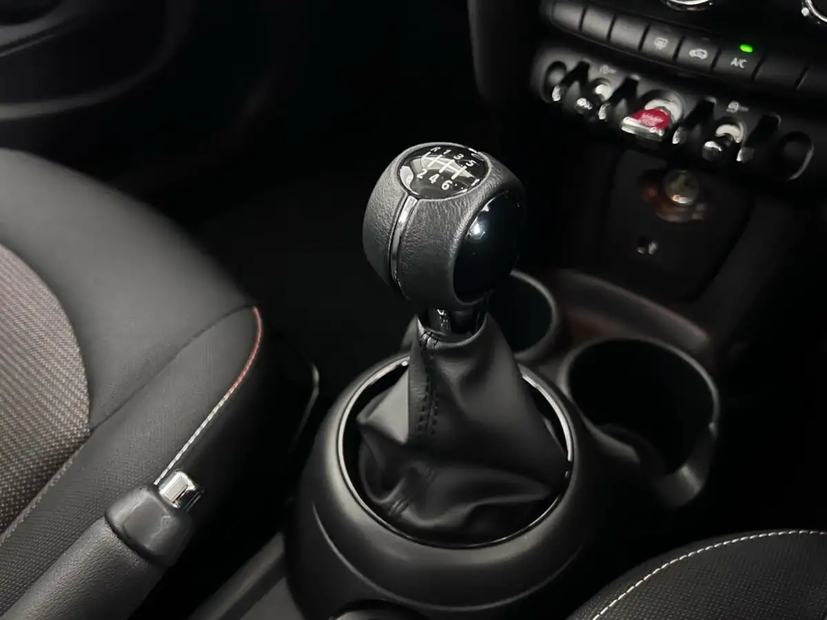 2022-mini-cooper-15-cooper-classic-hatchback-5d-big-24