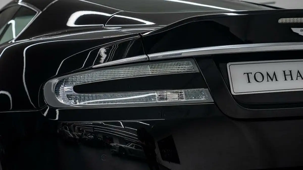 2011-aston-martin-dbs-60-touchtronic-big-19