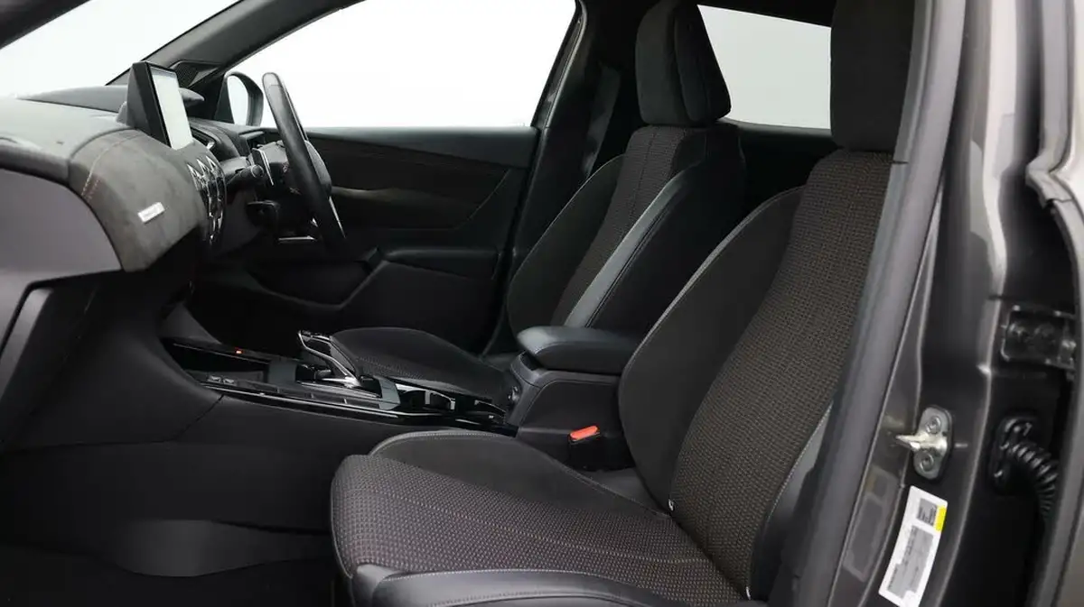 2021-ds-ds-3-crossback-12-puretech-performance-line-130ps-eat8-big-13