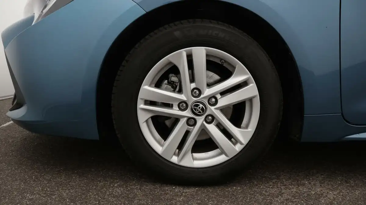 2022-toyota-corolla-18-vvt-i-icon-120bhp-trk-hatchback-5d-big-18