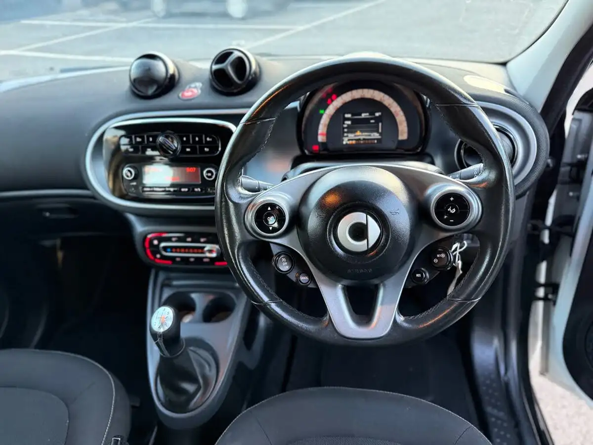 2016-smart-forfour-10-passion-71bhp-ss-big-27