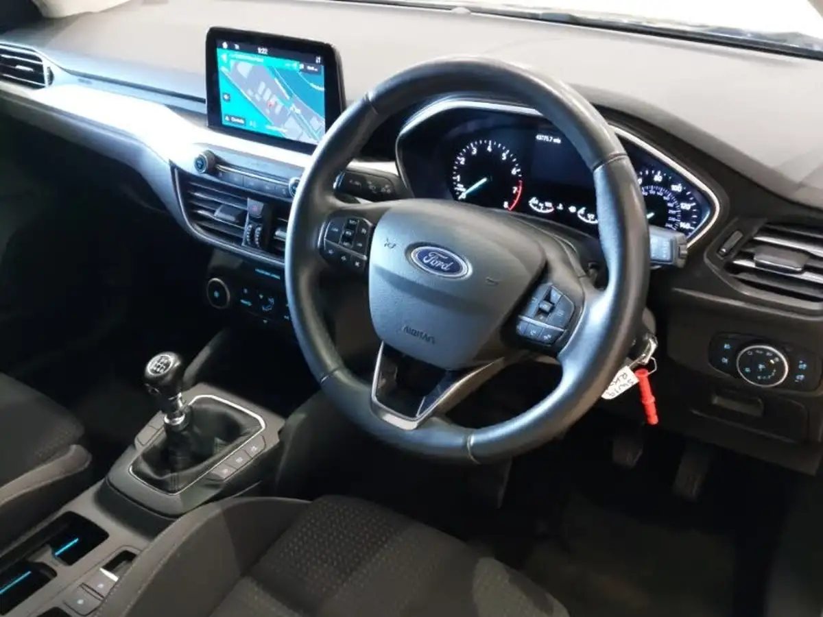 2019-ford-focus-10t-zetec-125ps-hatchback-big-11