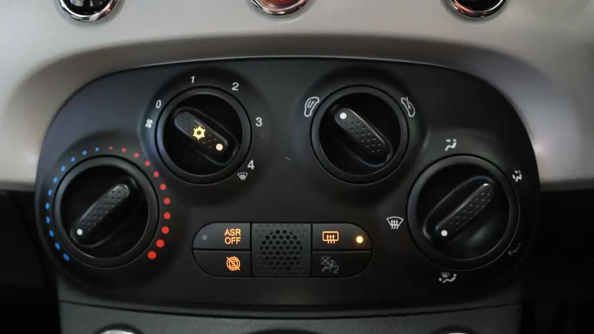 2020-fiat-500-12-star-big-11