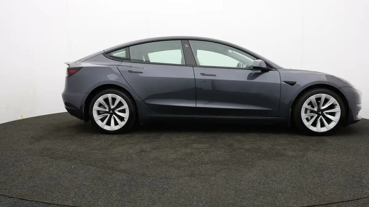 2021-tesla-model-3-e-long-range-4x4-big-33