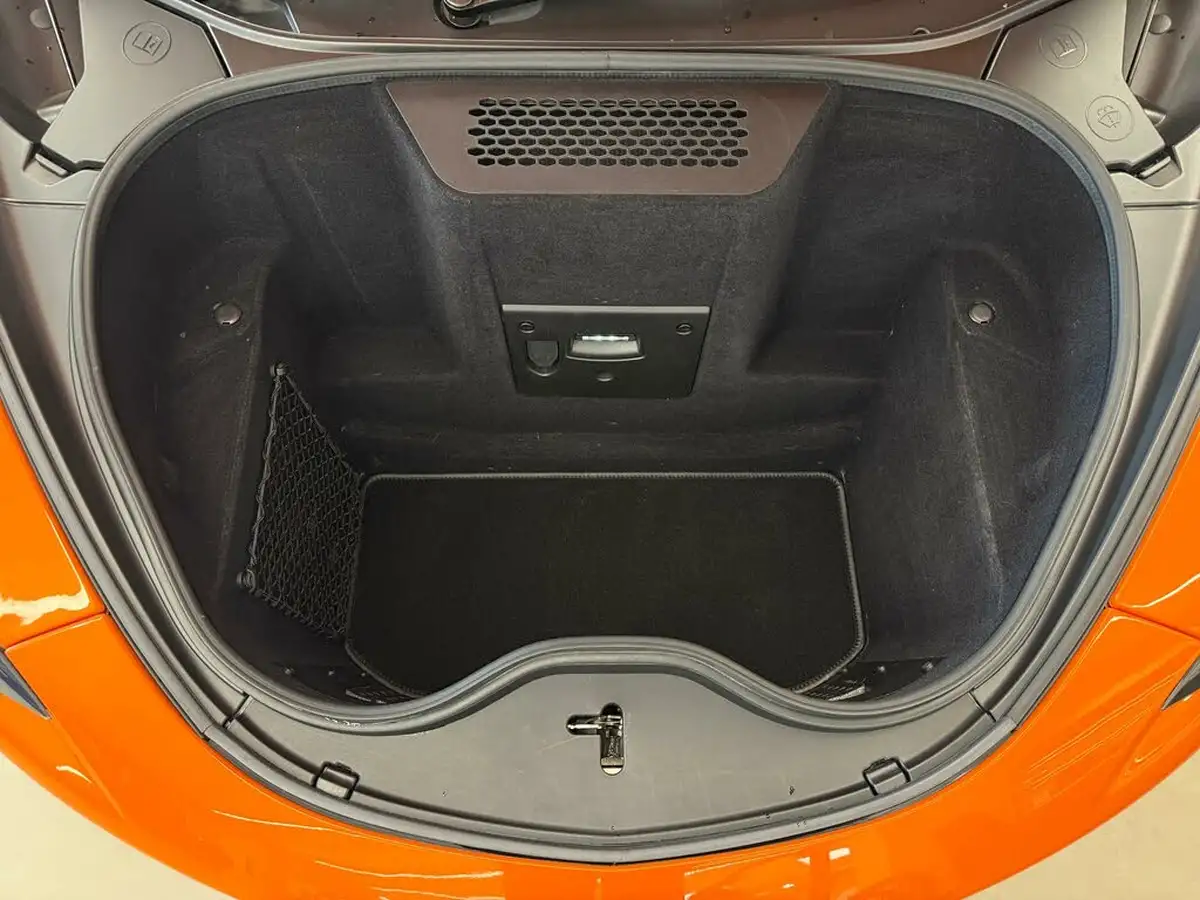 2019-mclaren-570s-38-coupe-big-25