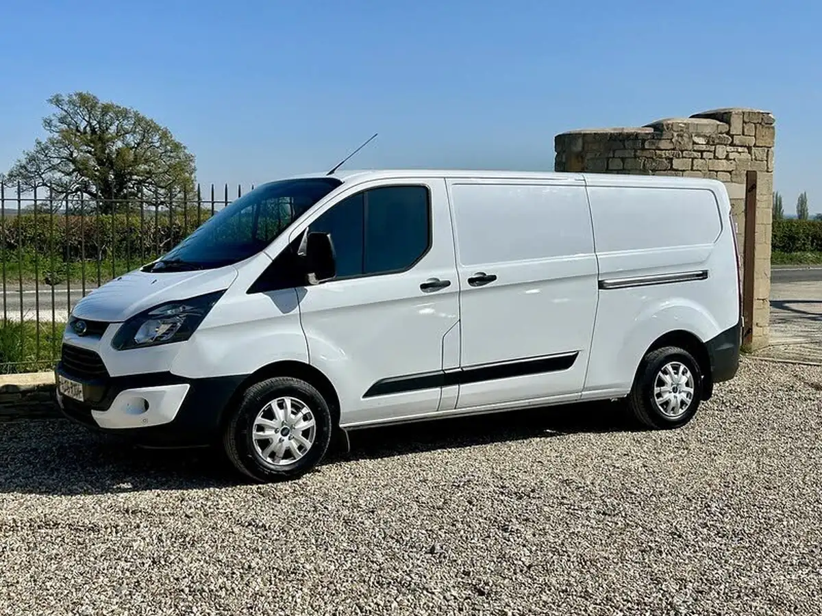2016-ford-transit-custom-22tdci-290-l1h2-100ps-econetic-panel-van-big-13