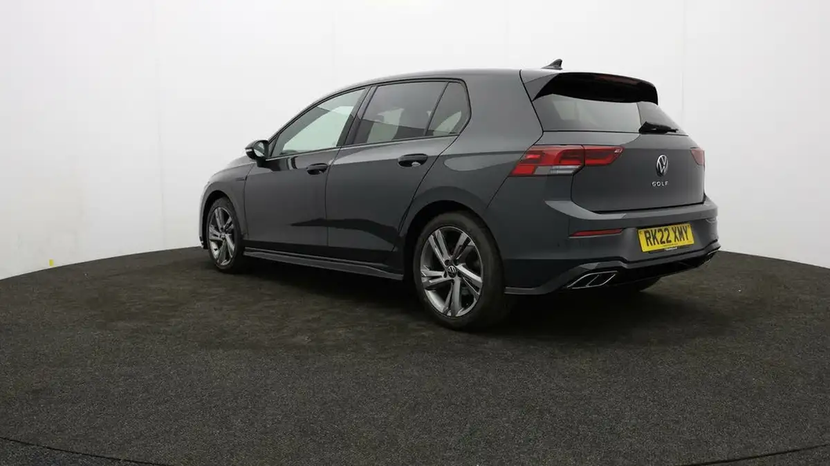 2022-volkswagen-golf-15-tsi-r-line-130ps-hatchback-big-4