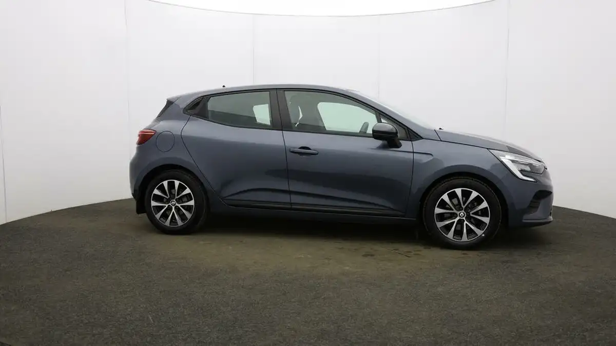 2022-renault-clio-16-iconic-big-41
