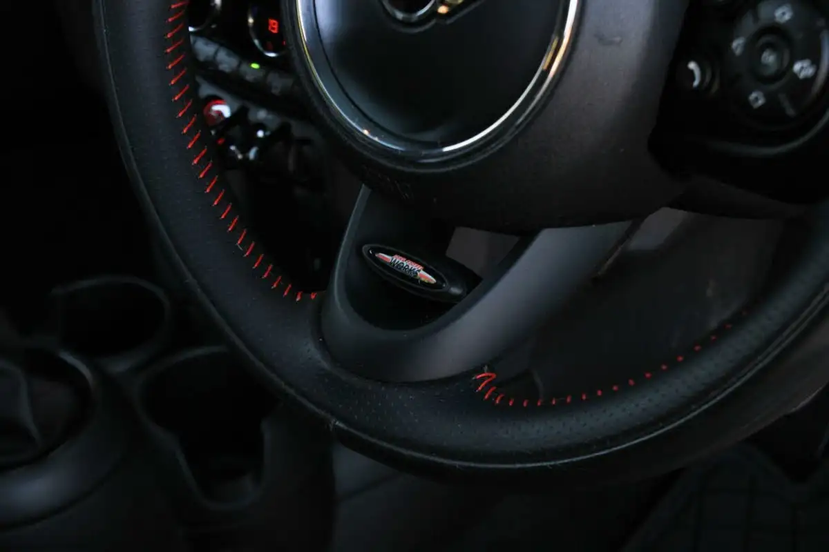2019-mini-cooper-15-cooper-sport-hatchback-3d-big-28