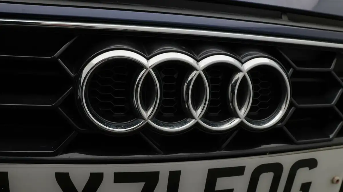 2022-audi-a4-avant-20-35-tfsi-s-line-tronic-big-24