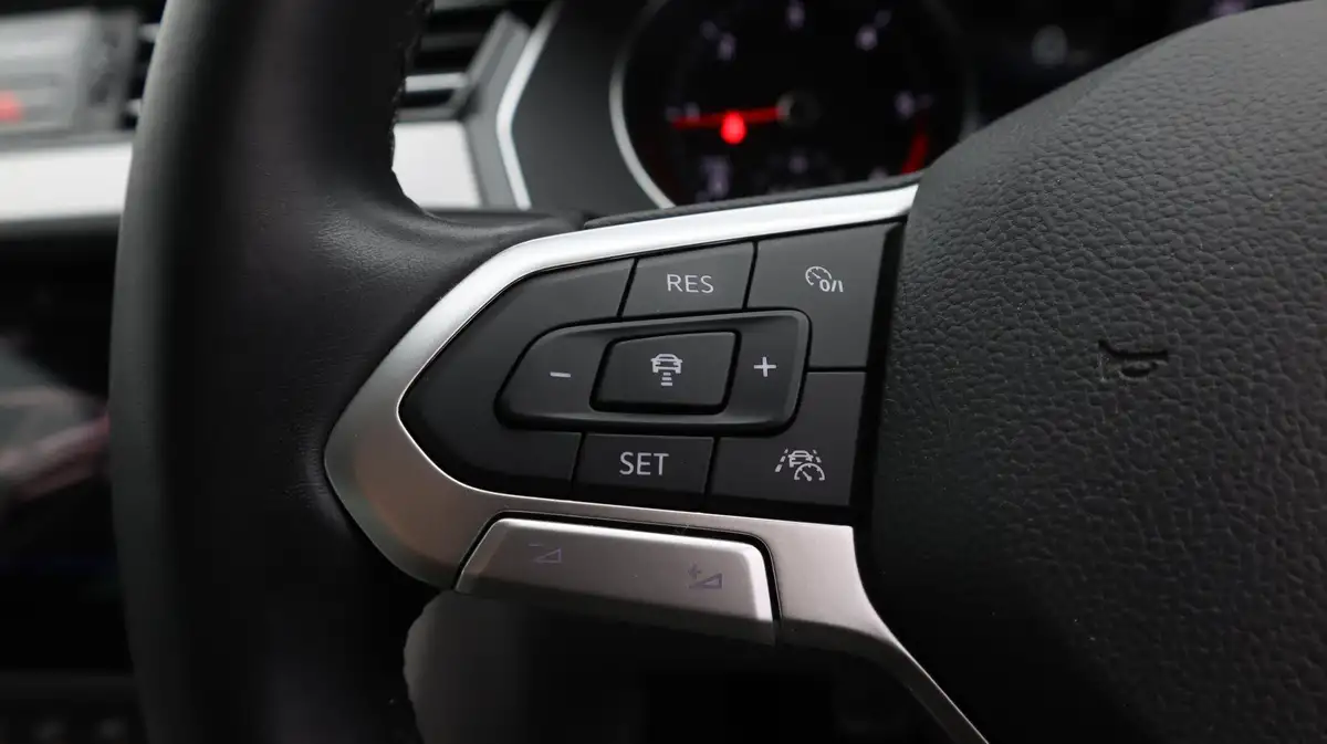 2020-volkswagen-passat-20tdi-sel-150ps-evo-saloon-4d-big-22