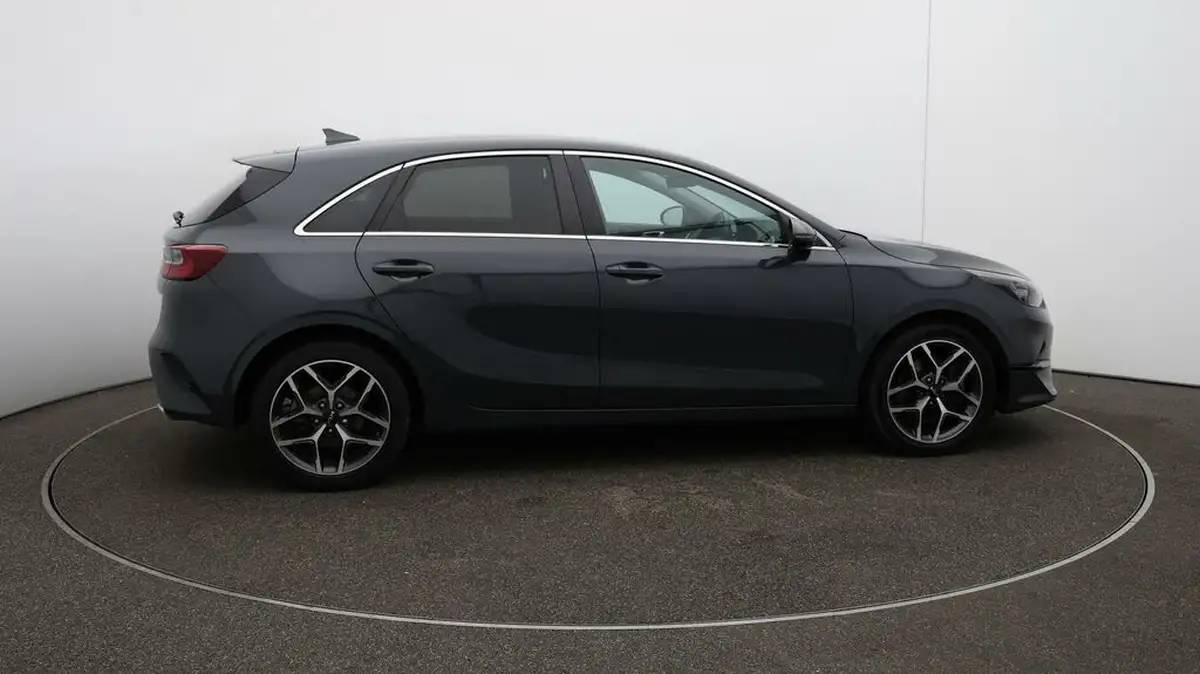 2022-kia-ceed-15-t-gdi-3-hatchback-big-42