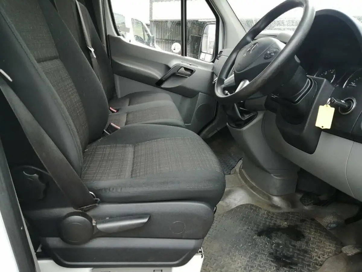 2015-mercedes-benz-sprinter-21td-313cdi-swb-chassis-cab-big-6