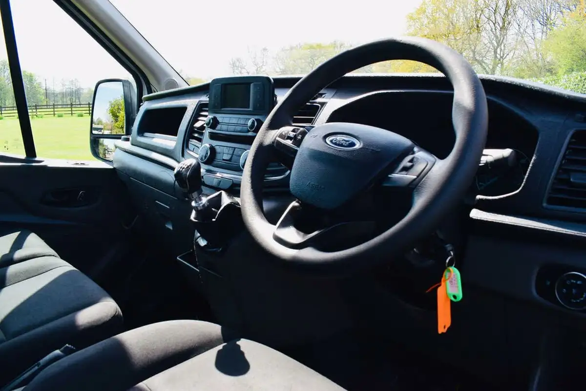 2022-ford-transit-20tdci-350-l2h1-leader-130pseu6dt-fwd-cab-big-8