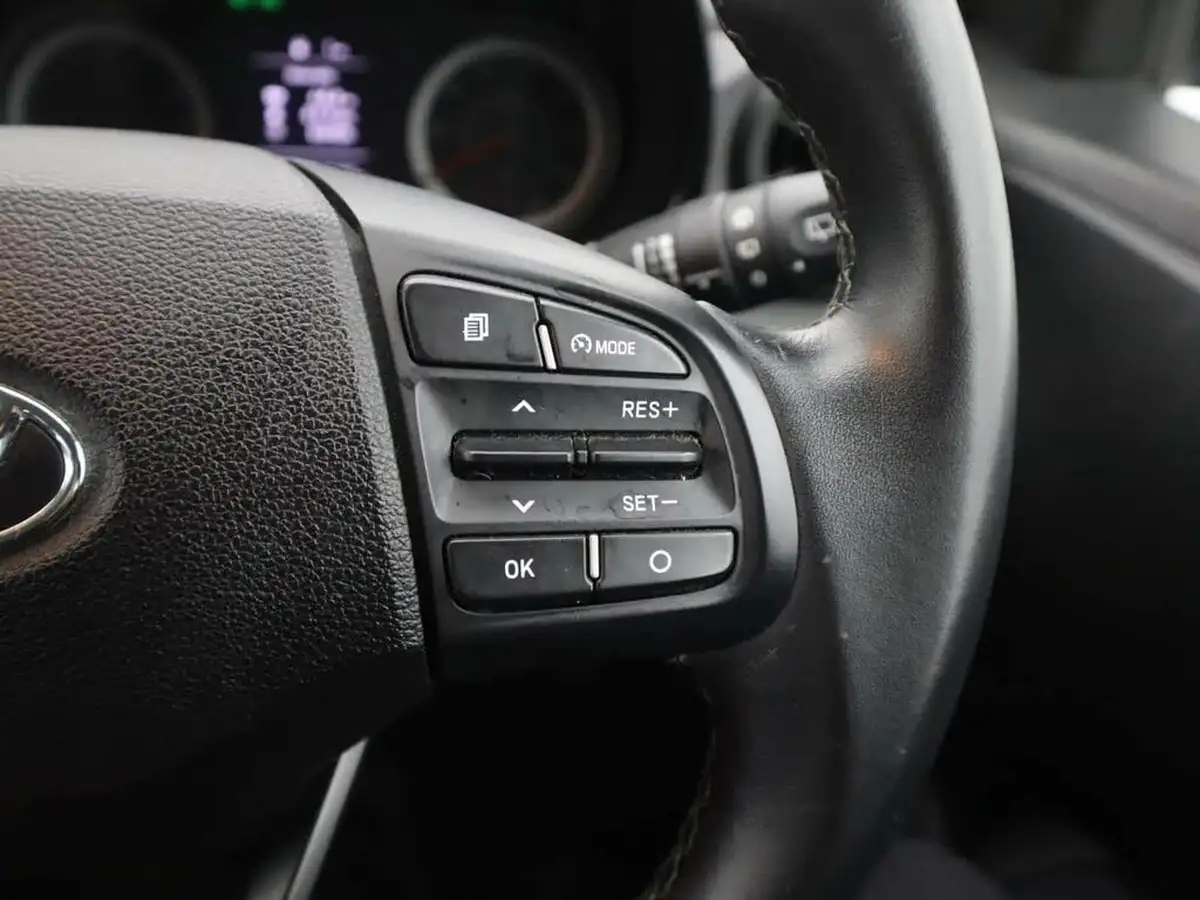 2021-hyundai-i10-12-se-connect-auto-big-21