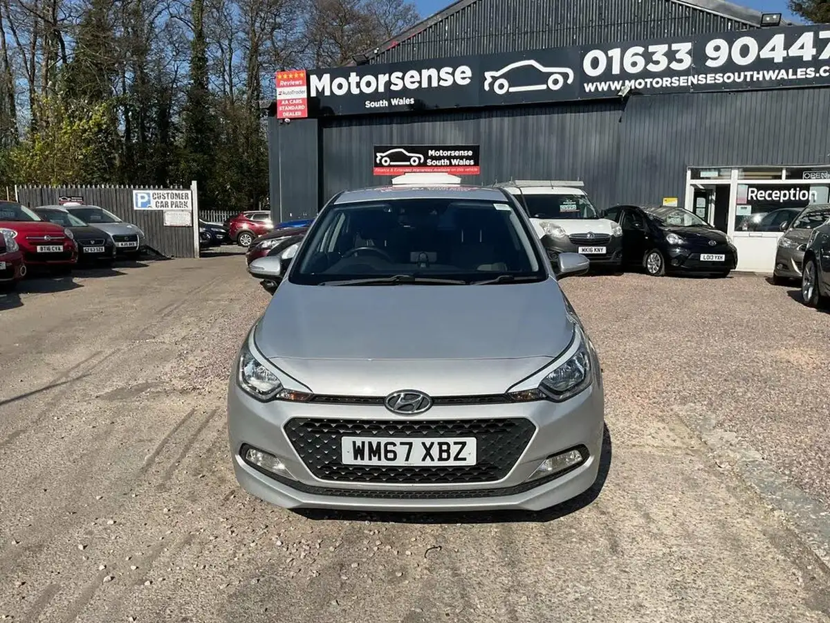 2018-hyundai-i20-12-se-hatchback-5d-big-4
