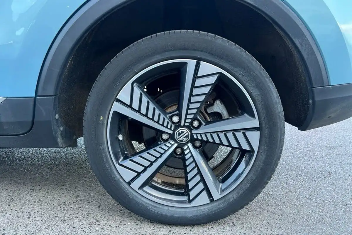 2021-mg-zs-suv-e-exclusive-ev-big-13