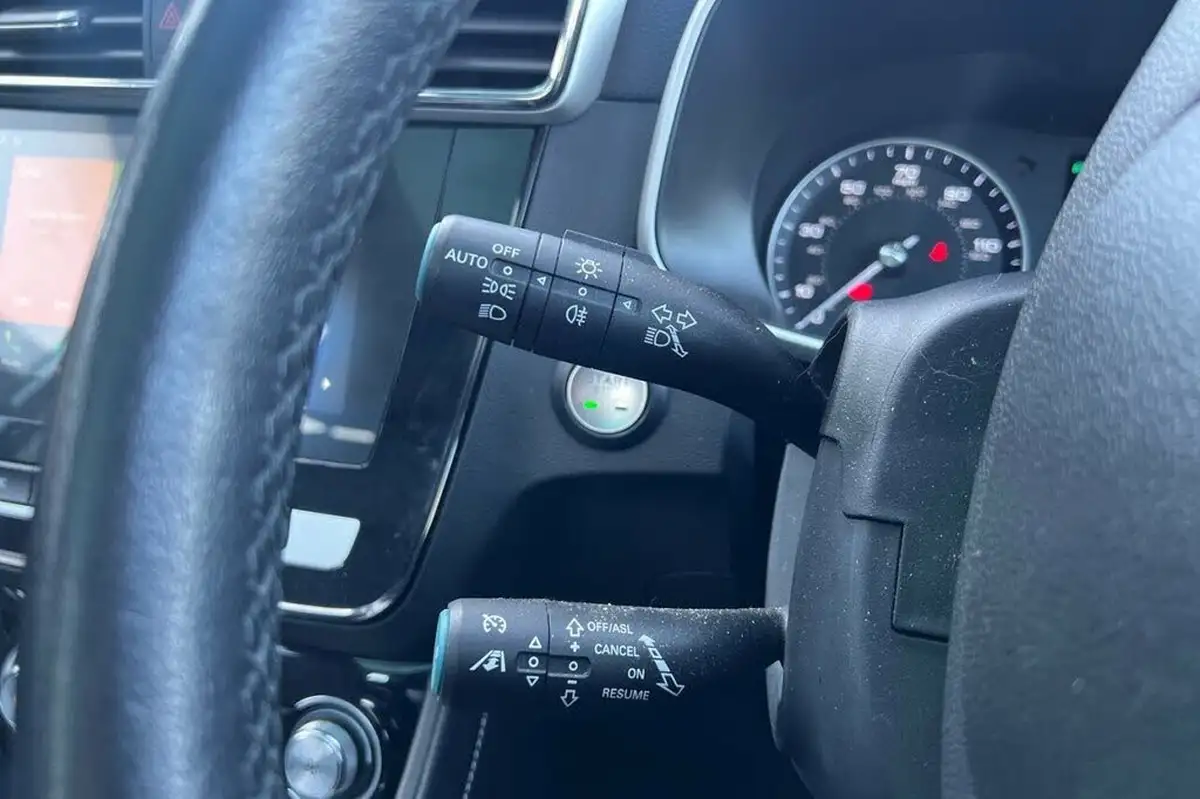 2021-mg-zs-suv-e-exclusive-ev-big-36