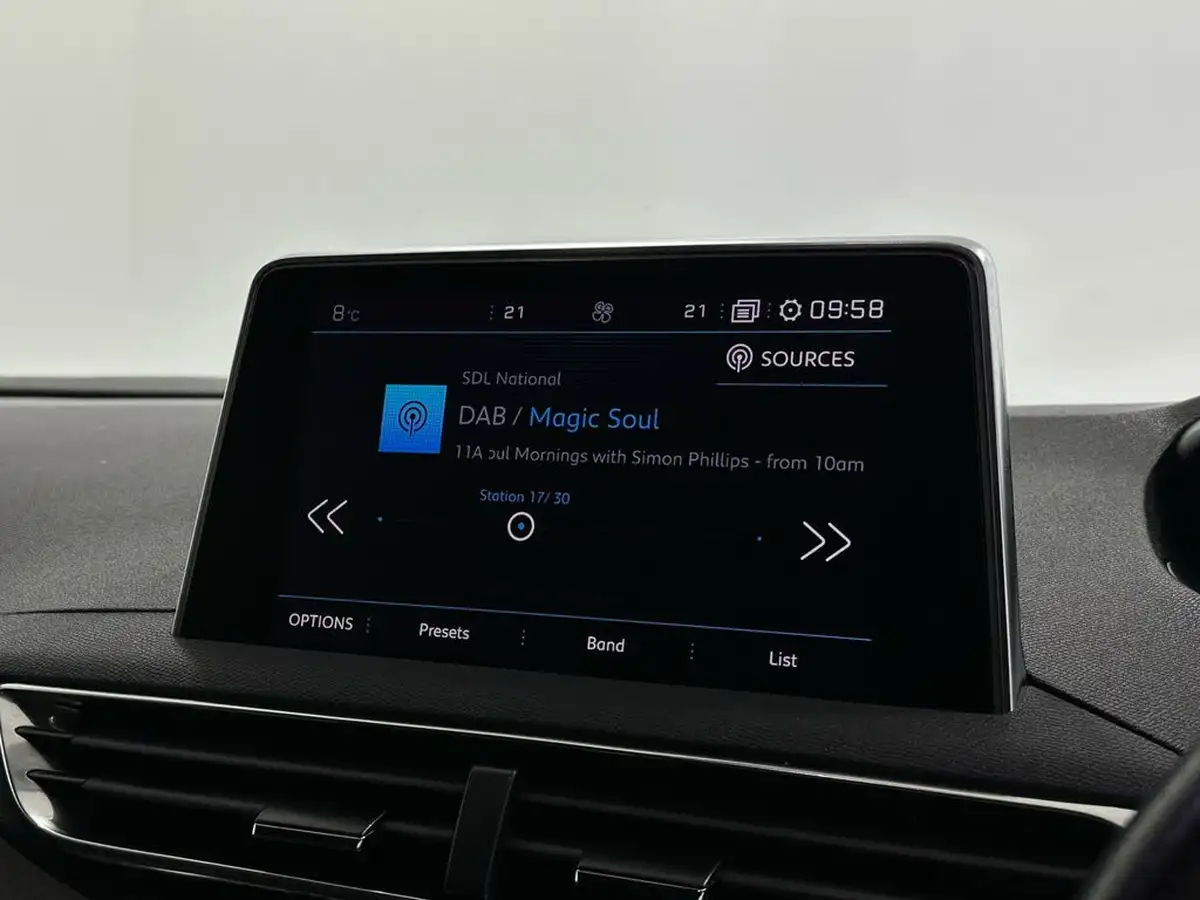2018-peugeot-3008-suv-12-puretech-gt-line-big-23