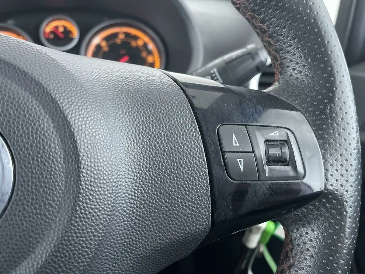 2012-vauxhall-corsa-12-sxi-16v-3d-big-33