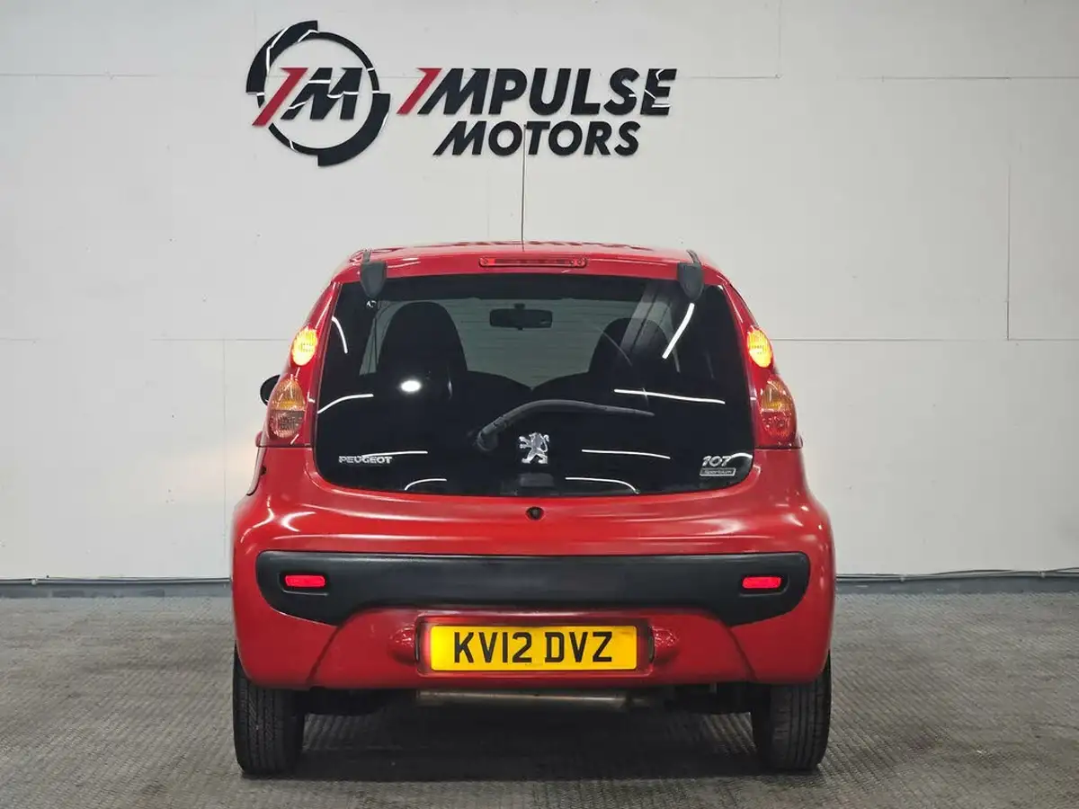 2012-peugeot-107-10-sportium-5d-big-6