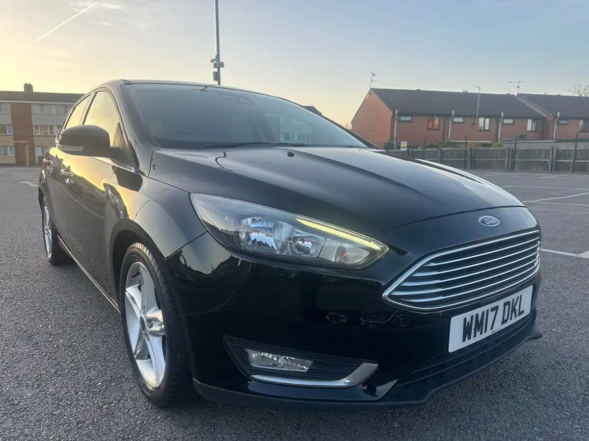 2017-ford-focus-10t-titanium-100ps-hatchback-big-1