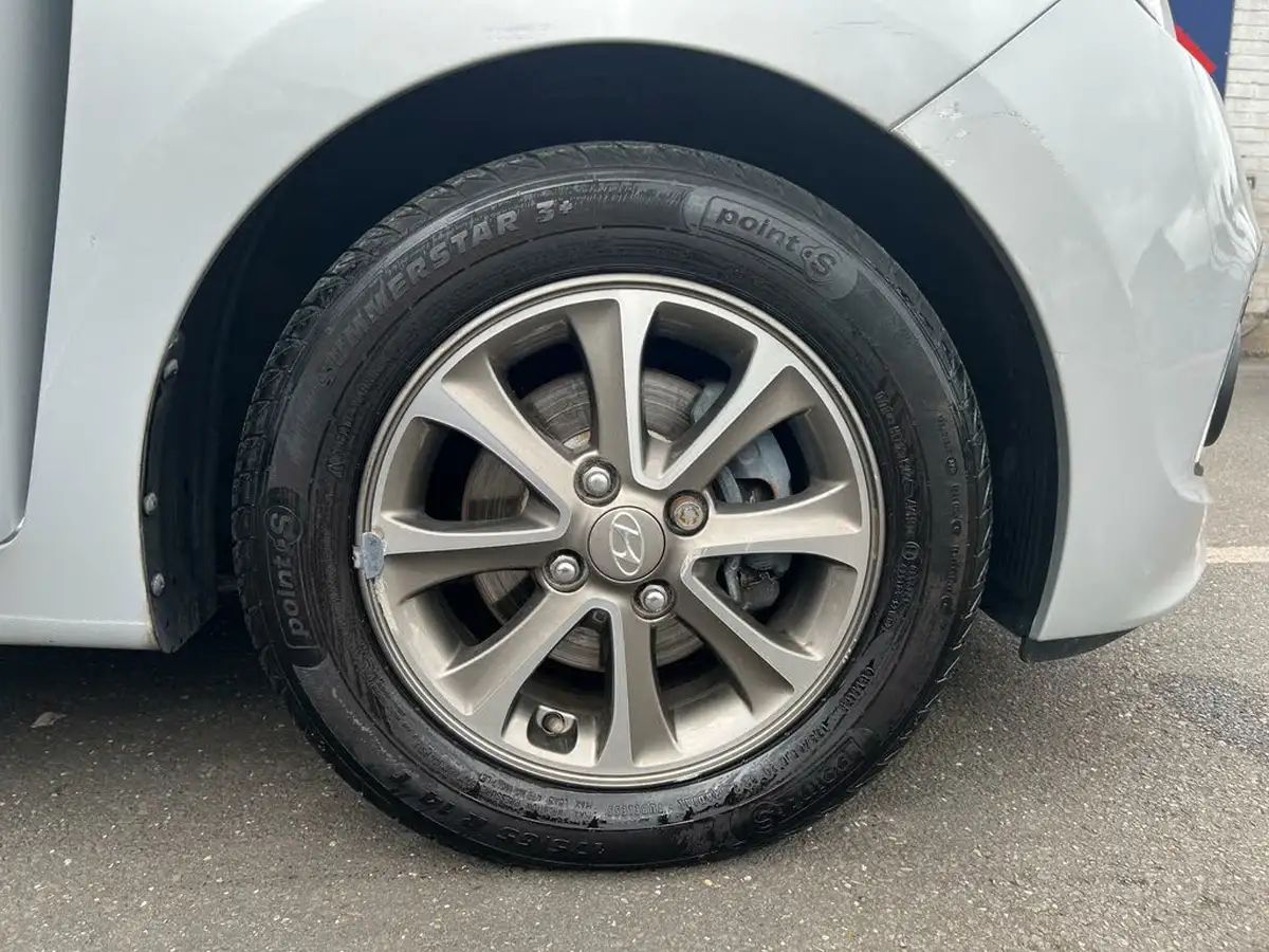 2014-hyundai-i10-10-premium-big-52