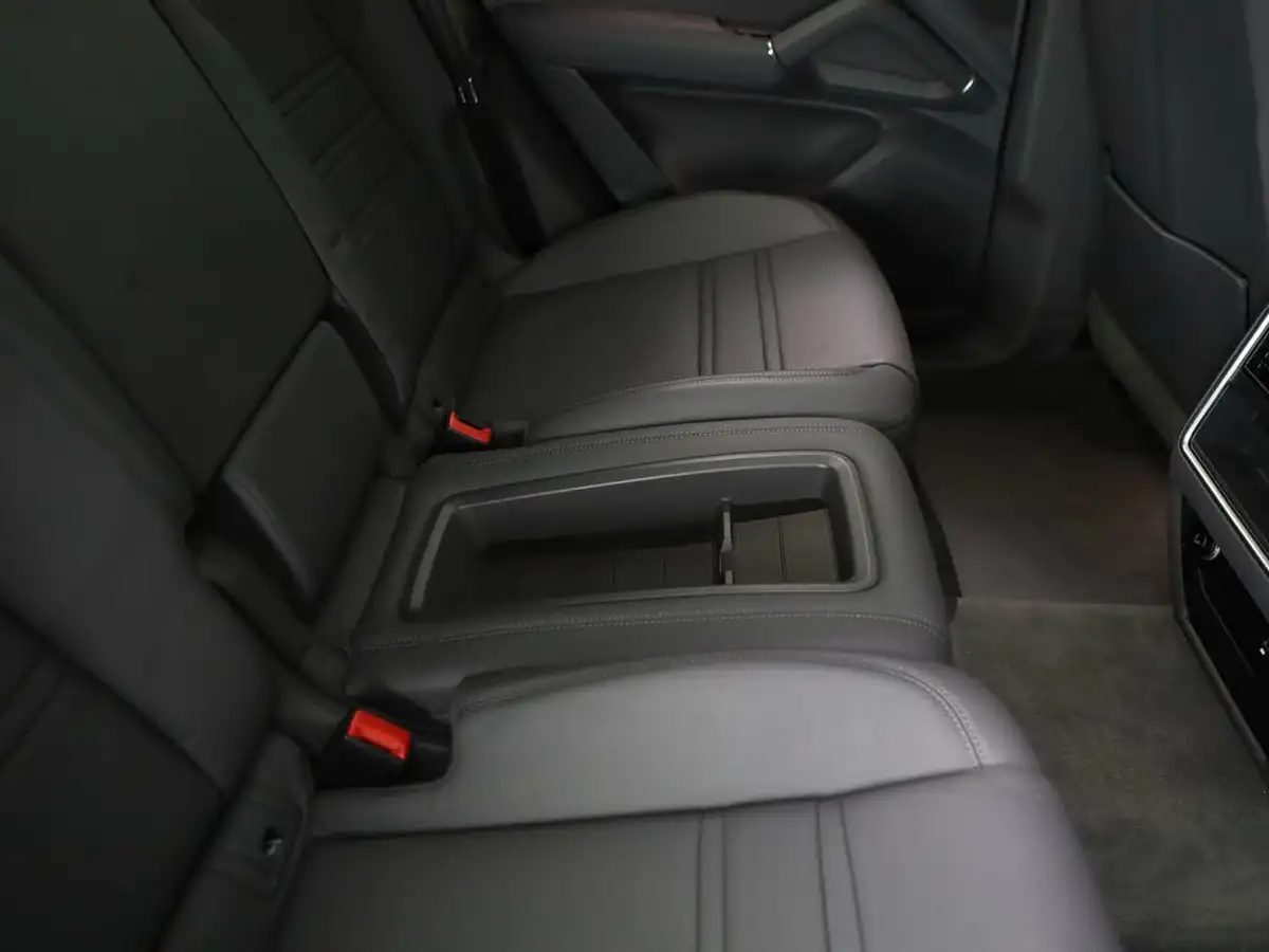 2022-porsche-cayenne-30-v6-e-hybrid-coupe-big-24