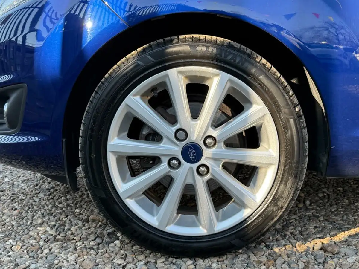 2017-ford-fiesta-10t-titanium-125ps-ecoboost-ss-5d-big-14