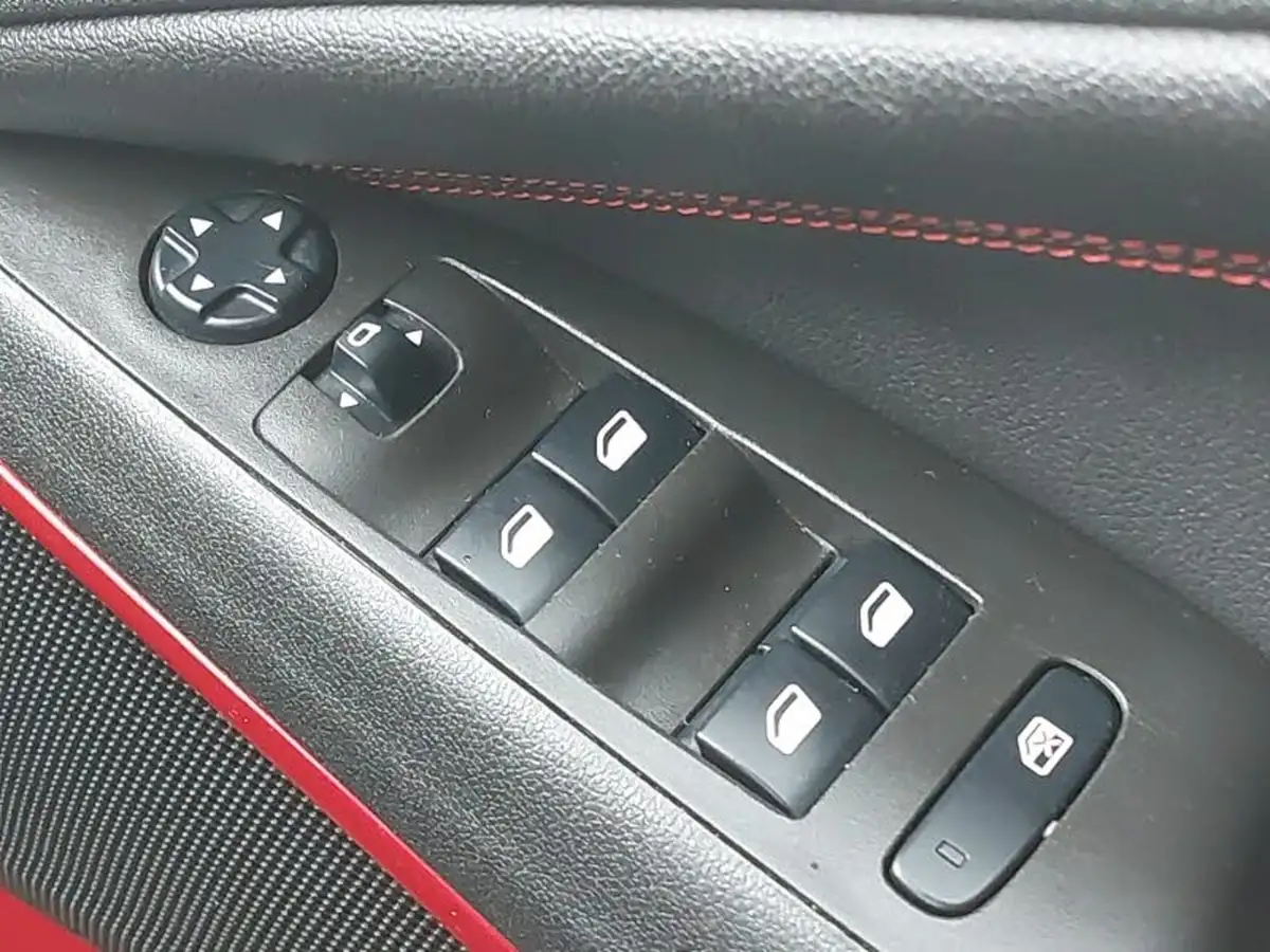 2021-vauxhall-crossland-x-12i-sri-nav-big-18
