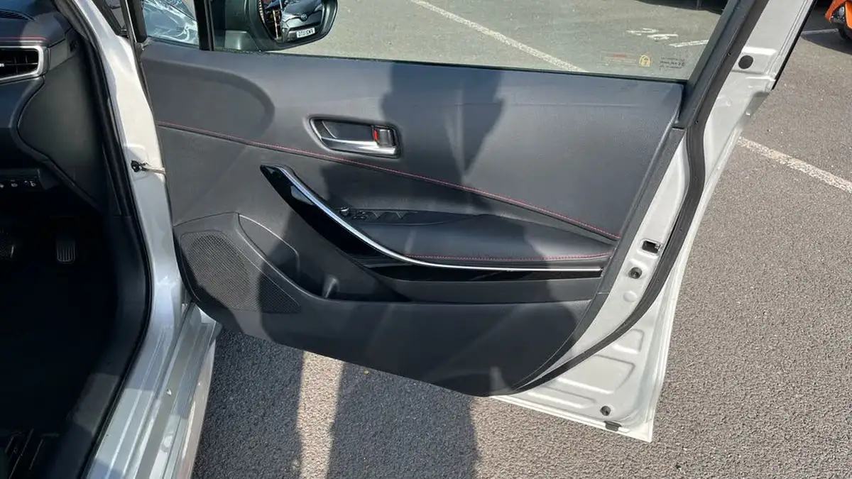 2022-toyota-corolla-18-vvt-i-excel-120bhp-trk-hatchback-big-21
