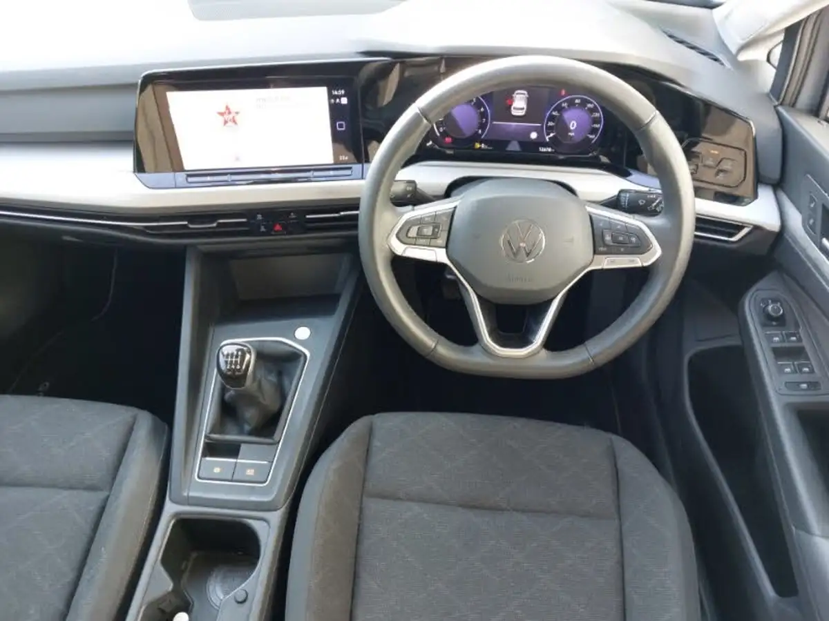 2024-volkswagen-golf-15-tsi-life-130ps-evo-hatchback-big-6