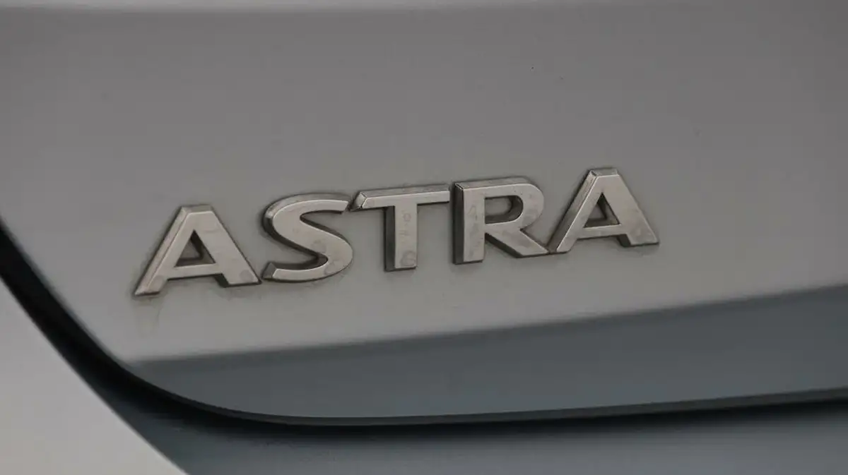 2020-vauxhall-astra-12-turbo-elite-nav-big-22