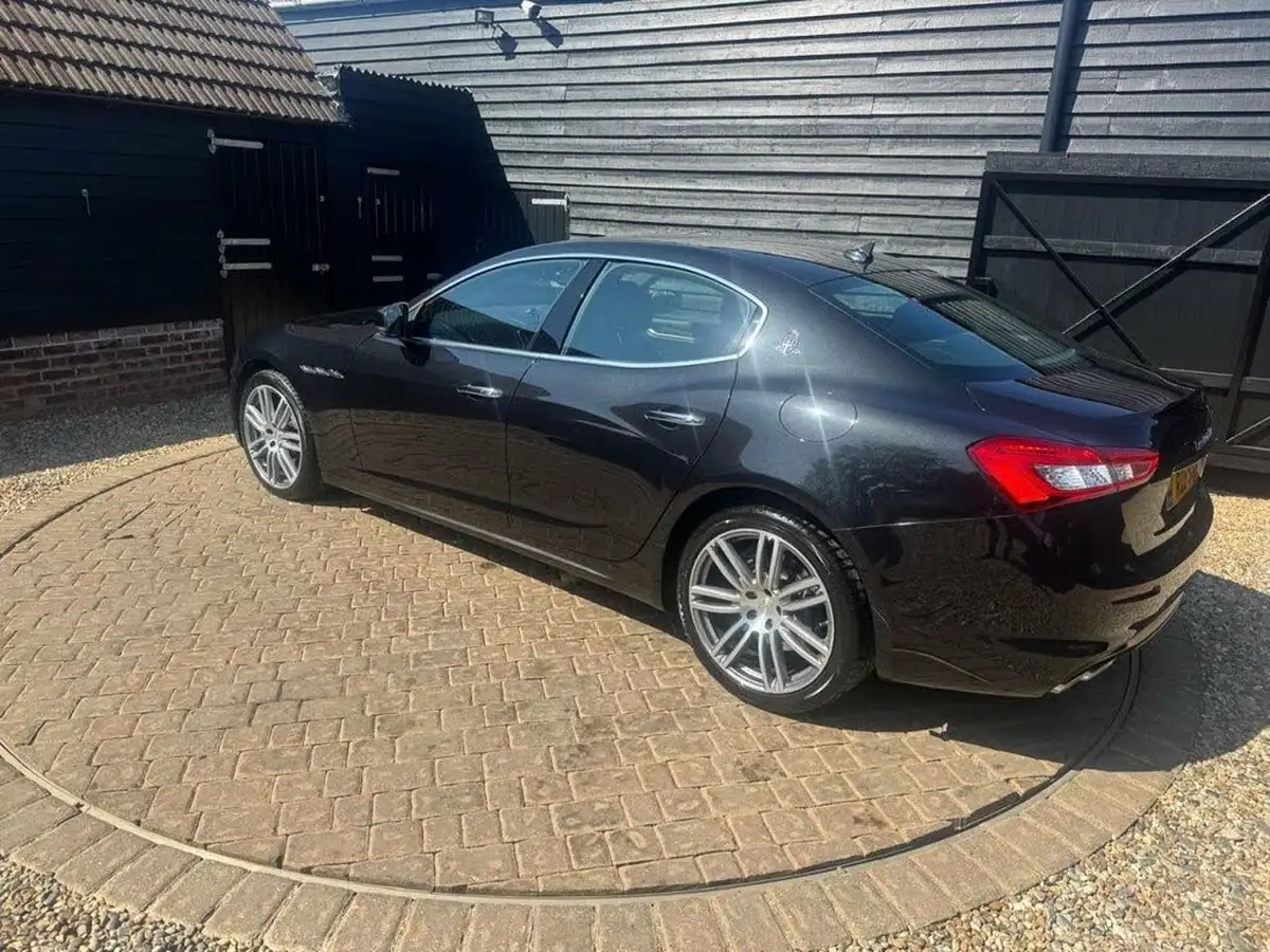 2018-maserati-ghibli-30td-big-25