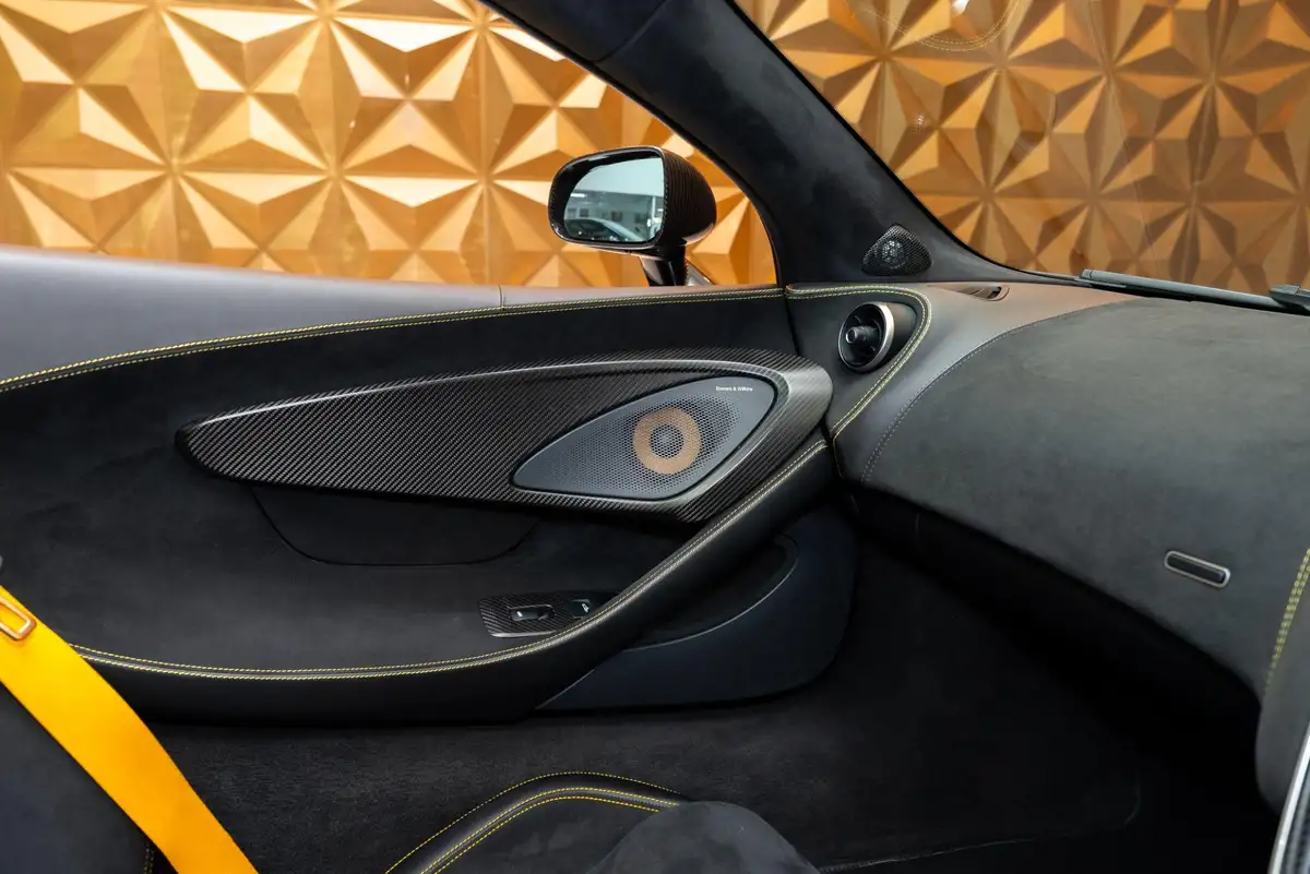 2018-mclaren-570s-38-coupe-big-10