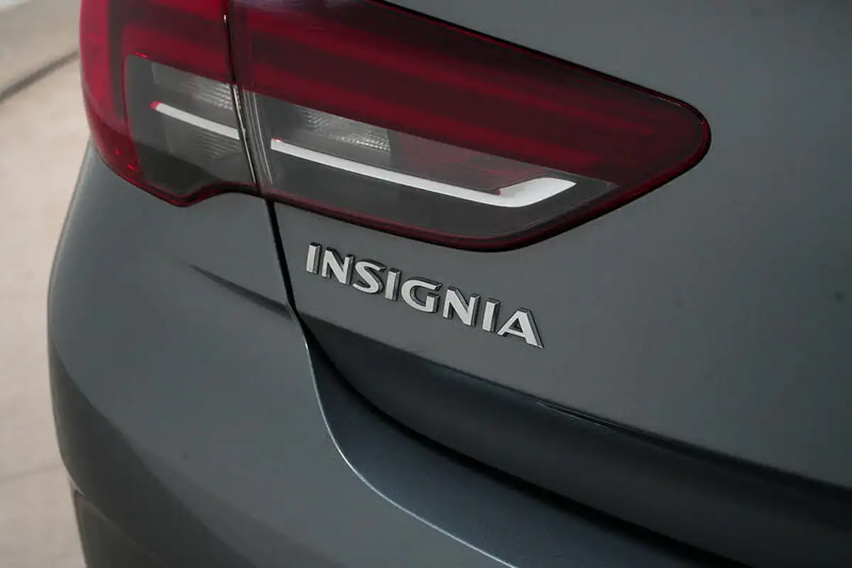 2020-vauxhall-insignia-grand-sport-15-turbo-sri-vx-line-nav-big-22