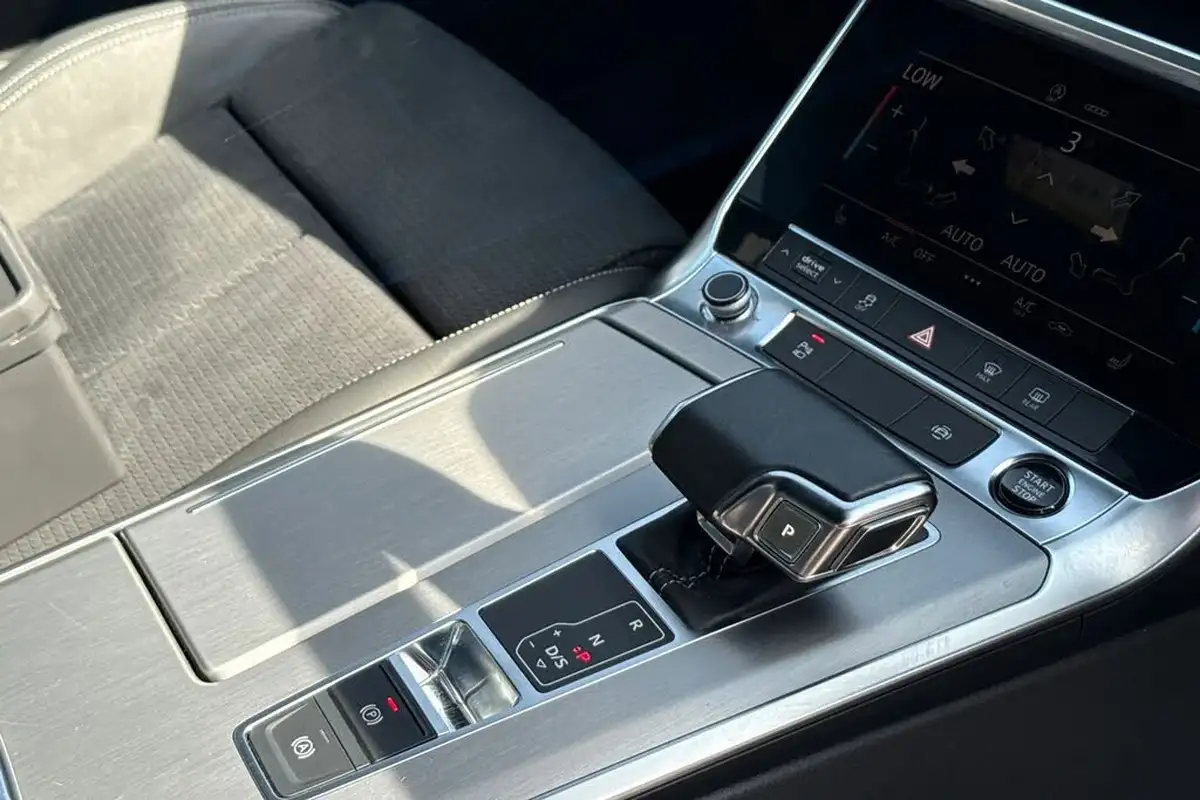 2022-audi-a6-saloon-20-40-tfsi-s-line-big-22