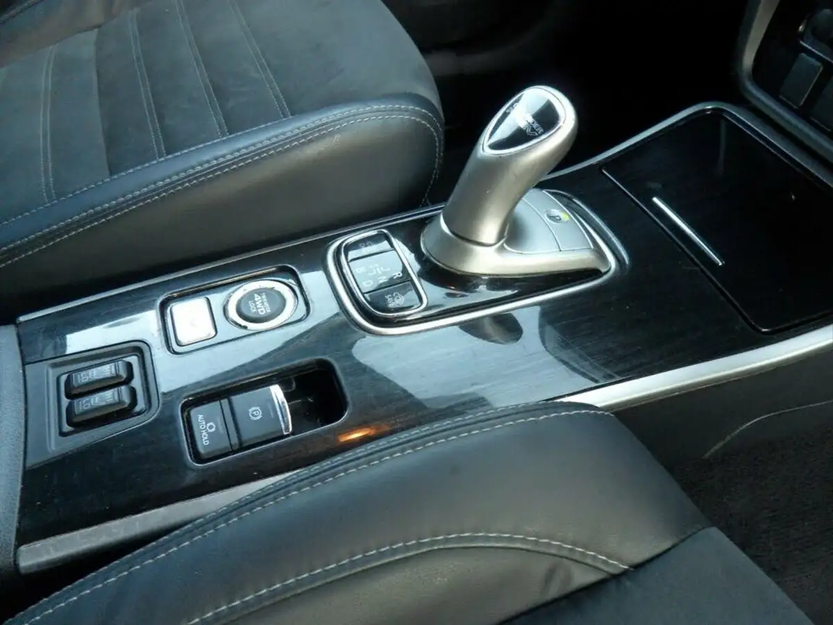 2017-mitsubishi-outlander-20-juro-phev-big-51