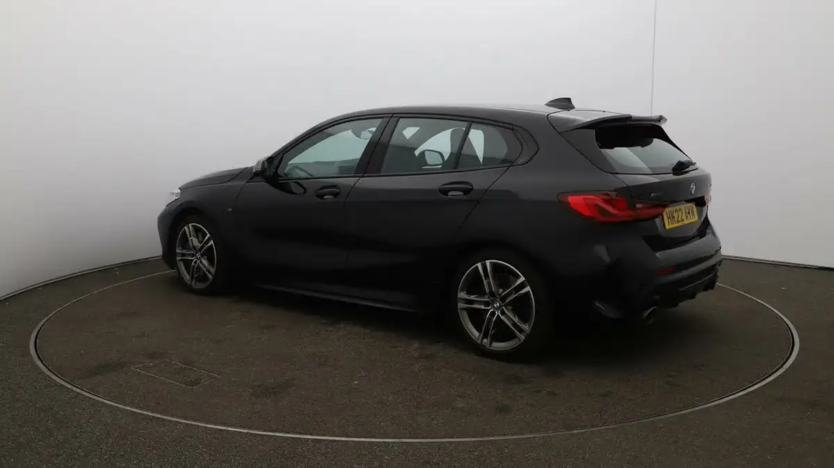 2022-bmw-1-series-20-m135i-xdrive-big-29