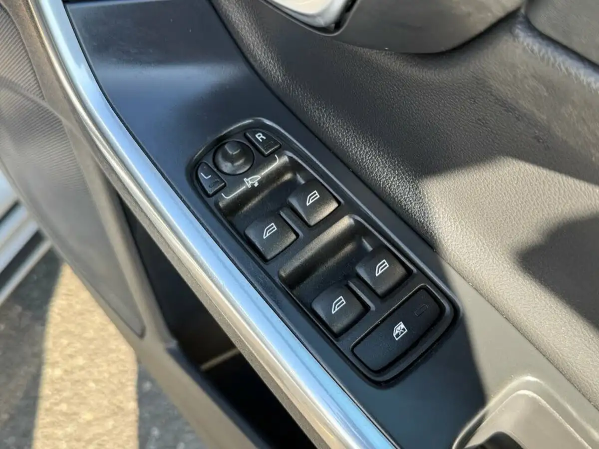 2014-volvo-v60-16td-d2-se-lux-nav-powershift-big-21