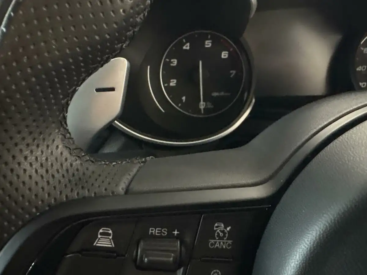 2022-alfa-romeo-stelvio-20-veloce-big-21