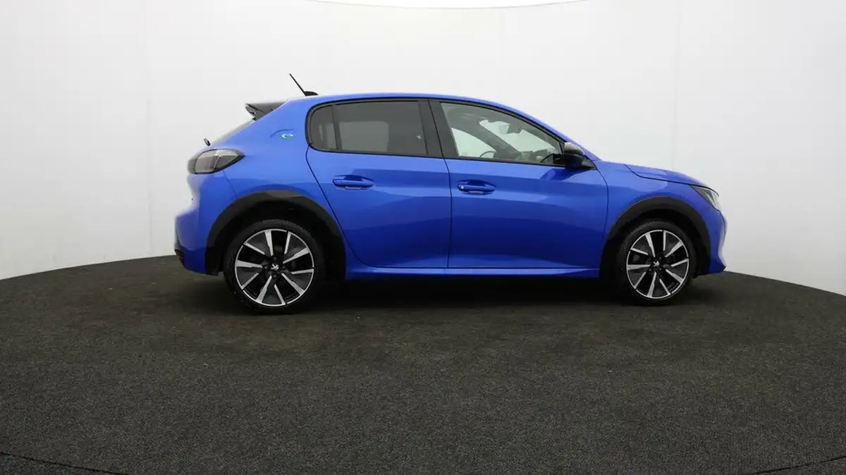 2021-peugeot-208-e-gt-50kwh-big-30