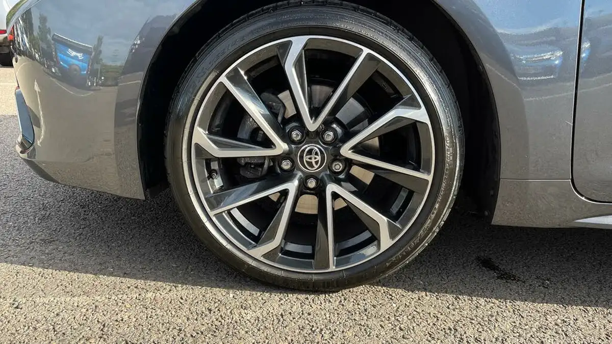 2023-toyota-corolla-20-vvt-i-excel-193bhp-hatchback-big-32